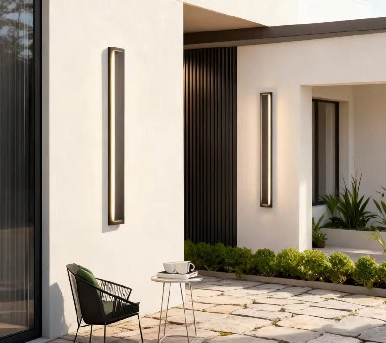 Black Outdoor Wall Lamp – IP65 LED Strip Fixture for Patio or Entryway