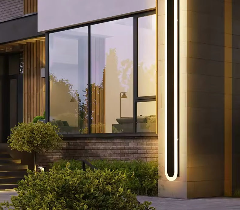 IP65 Outdoor Wall Lamp – Long Waterproof LED Fixture for Patio, Garage or Terrace